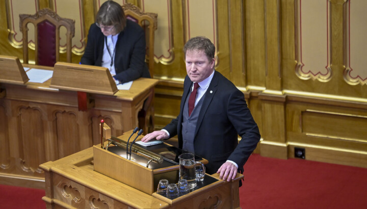 Kommunal- og distriktsminister Sigbjørn Gjelsvik (Sp) er på leit etter en ny kommunikasjonsrådgiver.