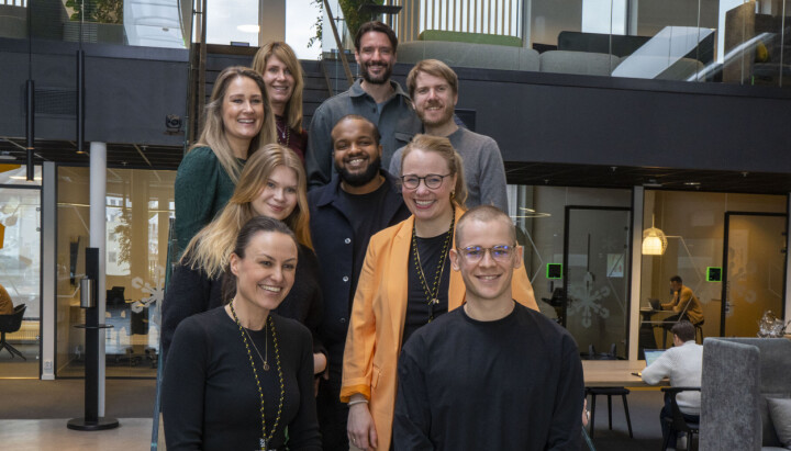 Lodrett venstre: Helene Klæboe Berg (markedssjef i Ice Bedrift), Carina Llaò (rådgiver i Morgenstern, Mira Liv Helland Mortensen (tekstforfatter i Morgenstern), Camilla Nygaard (leder for reklame og produksjon i Ice). Lodrett høyre: Sebastian Prestø (tekstforfatter i Morgenstern), Anders Muurman Holm (kreativ leder/tekstforfatter i Morgenstern), Mussa Dagnew (leder for markedsføring i Ice), Jannicken Lampe (marked og merkevaresjef i Ice), Sebastian Graf Stenberg (tekstforfatter i Morgenstern)