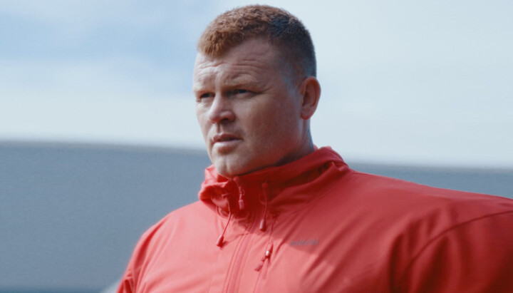 Hedrer John Arne Riise som en helt i EA SPORTS FC 24