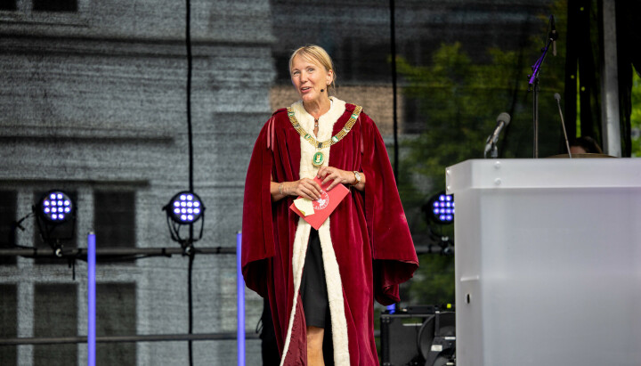 Margareth Hagen er rektor ved UiB, nå får hun snart en ny kommunikasjonsdirektør.