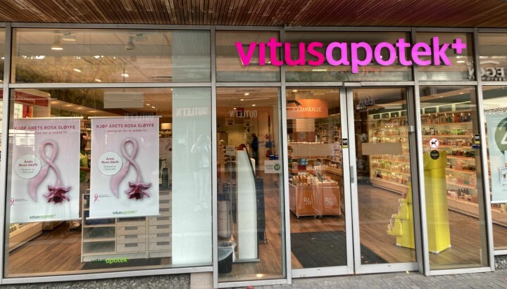 Vitusapotek har vært en av hovedpartnerne i Rosa sløyfe-aksjonen i 19 år, og i år samlet de inn 3 434 032 millioner kroner som går til brystkreftforskning.