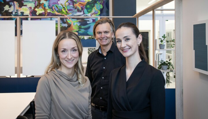 Fjordkraft-sjef Magnar Øyhovden gjør endringer i ledergruppen. Nye medlemmer er produktsjef Renate Larsen (t.v.) og markedssjef Sara Vabø.