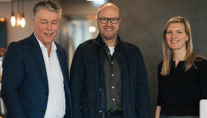 Leif Iversen og Anette Jamtvedt gleder seg til å jobbe mer med Espen Hoff (midten).
