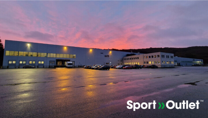Sport Outlet Drift søker etter digital markedsfører sport outlet HQ kveldsbilde