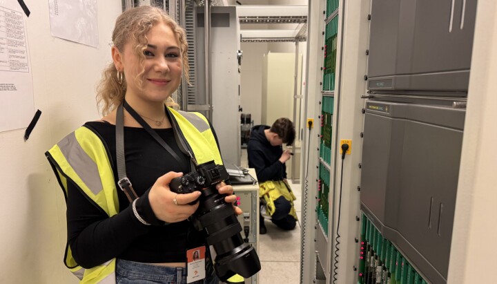 Martine Vatnar Rasmussen (20) studerer medier og kommunikasjon og kombinerer studiene med TikTok-jobben i Sporveien.