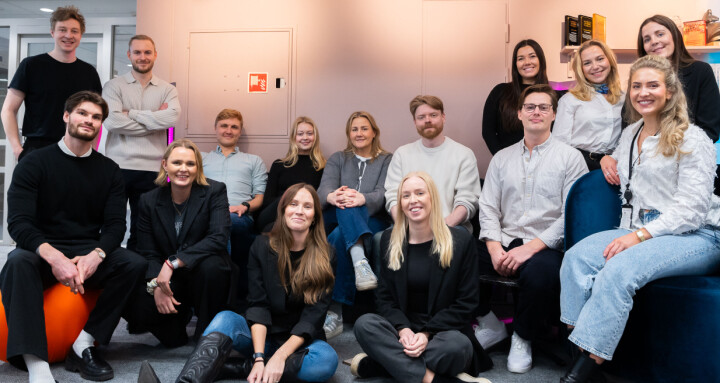 Bak f.v.: Max Allum Næss (EssenceMediacom), Martin Foreman Rigan (Re:media), André Skoog (PHD), Julie Becklund (Mood/Nettrafikk), Bettina Laborg (dentsuX), Fabian Bjørne-Larsen (Schibsted), Karoline Hjelmeland (WAL), Josefine Johansen (Publicis) og Andrea V. Unaas (Wavemaker).
Foran f.v.: Filip Buberg (OMD), Anine Namork (Try Opt), Felicia Alvsing (Schibsted), Andrea R. Skaar (UM), Martin Krog Larsen (iProspect) og Marie Michaelsen (Schibsted).