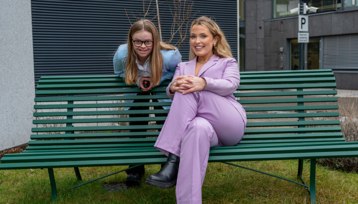 Bak kampanjen står søstrene Selene og Angelika Fjellvang Lie. Bak kampanjen står søstrene Selene og Angelika.