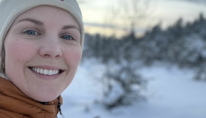 Tone Vesterhus legger påsken til Folldal, med Dovrebanen, snøjakt og besteforeldreaktivisering. – Gi meg hele klisjeen og jeg lever på det til sommeren, sier hun.