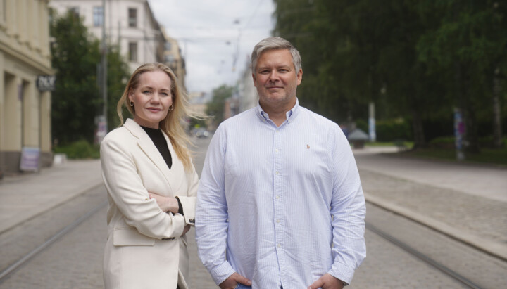Medieomsetningen går fra kraftig vekst til moderat fremgang. Camilla Gåre, daglig leder i Mediebyråforeningen, og André Thorsen, leder media/partner i Atyp, presenterer Mediebarometeret for april. Medieomsetningen går fra kraftig vekst til moderat fremgang. Camilla Gåre, daglig leder i Mediebyråforeningen, og André Thorsen, leder media/partner i Atyp, presenterer Mediebarometeret for november.