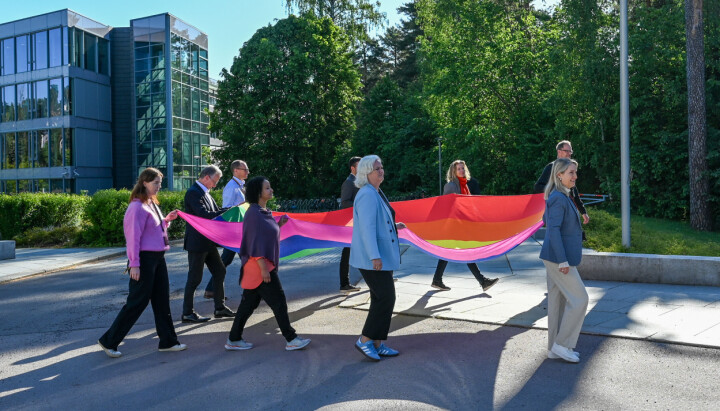 Hydro er en av bedriftene som markerer Pride. Ved hovedkontoret på Vækerø heiste de Pride-flagget med en markering onsdag 28. mai.