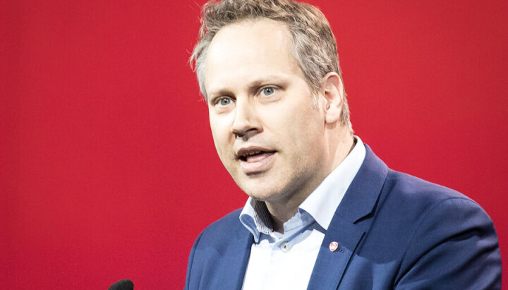 Samferdselsminister Jon-Ivar Nygård mener ikke det er for mange som jobber med. kommunikasjon i Vegvesenet. Samferdselsminister Jon-Ivar Nygård mener ikke det er for mange som jobber med. kommunikasjon i Vegvesenet.