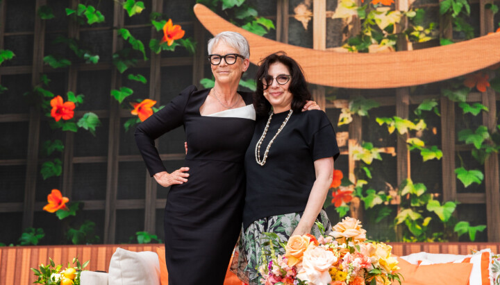 Jamie Lee Curtis, skuespiller, produsent og «marketing girl», i samtale med Sue Kroll, global markedssjef i Amazon MGM Studios, under Cannes Lions 2025.
