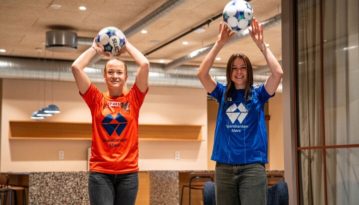 Kapteiner klare for derby: Mette Osvold Muri (AaFK Fortuna) og Laura Guldbjerg Pedersen (Molde FK).