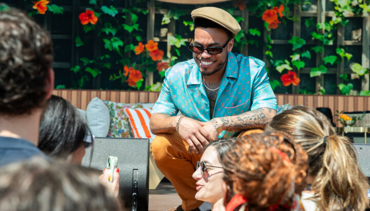 Anderson .Paak tok seg god tid til selfies med fansen etter Cannes-opptredenen.