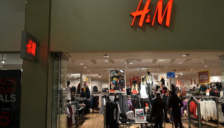 H&M skal bruke KI-genererte modeller i markedsføringen sin framover. H&M skal bruke KI-genererte modeller i markedsføringen sin framover.