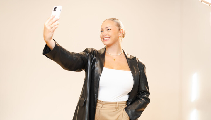 – Ingen går på TikTok for å se annonser, sier Ellinor Stenhammer, innholdsprodusent i Spoon. Hun mener merkevarer bør tenke mer som skapere og mindre som brands.